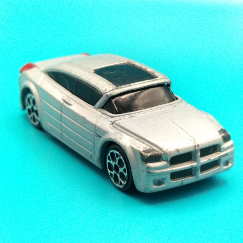 Maisto 2001 Dodge Super 8 Hemi Concept Diecast Car 1:64